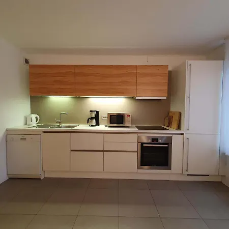 Eva Tour As Apartment *